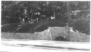 Historic New Ulm Spring picnickers
