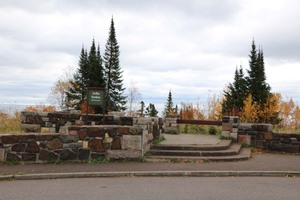 Split Rock Terrace and selfie sign